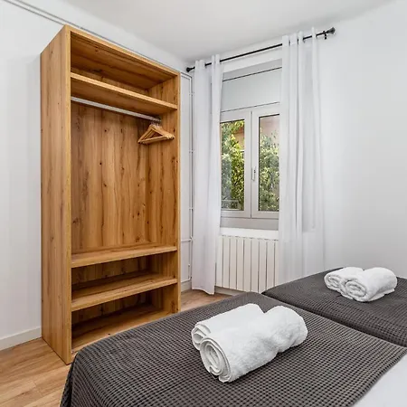 Simply Stunning - Hidden Gem, Heart Of Poble Sec Apartment