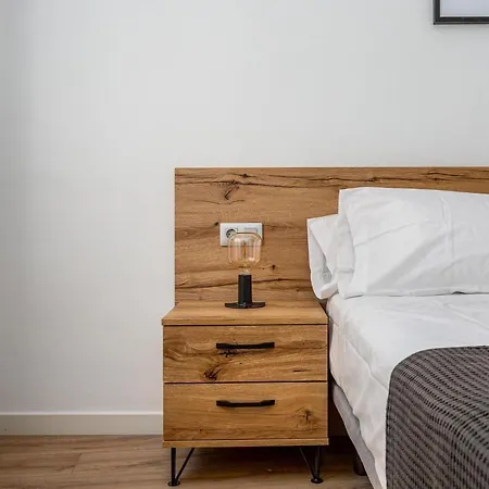 Simply Stunning - Hidden Gem, Heart Of Poble Sec Apartment Barcelona