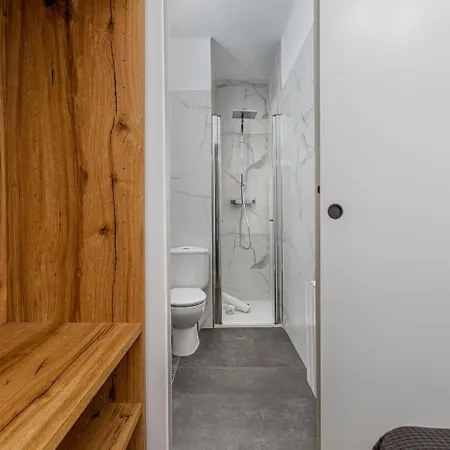 Apartament Poble Sec 3br 2ba Balcony Sleeps 7 *