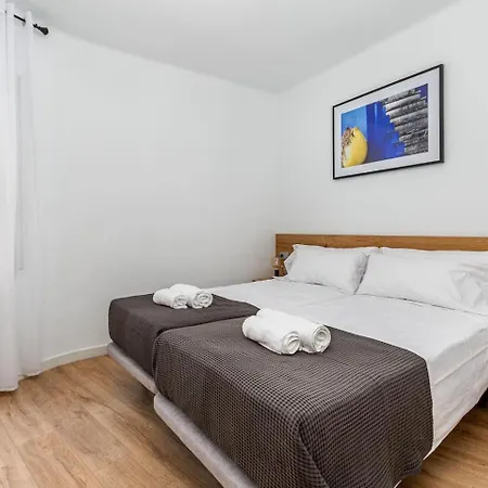 Apartament Poble Sec 3br 2ba Balcony Sleeps 7 Barcelona